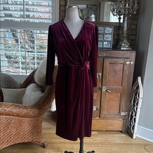 GINA BACCONI Alexxia Velvet Wrap Dress With Knot WINE 12 NEW